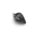 Ciondolo a goccia in pietra naturale grigio scuro con gancio in metallo argento su bianco - Larvikite
