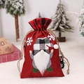 Weihnachtlicher Sackleinen-Geschenkbeutel mit Gnom-Motiv und schwarz-weißem Karomuster - Roter Waldwichtel (C-D87)