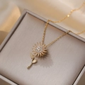 Élégant collier pendentif tournesol rotatif avec pétales en zircone et dorure - Tournesol Rotatif / Doré