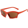 Y2K Steampunk Sonnenbrille mit orangefarbenem Rahmen und braunen Gläsern - Matte Orange Rahmen Tee Linse