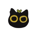 Schwarze Katze Emaille-Anstecknadel mit großen gelben Augen und kleinem grünem Keimling - Schwarzer Katzenkopf Mit Spross (xz8252)