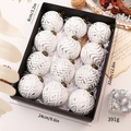 Set di 12 palline di Natale bianche con motivi a rilievo in confezione regalo - Set da 12/8cm / Argento Antico