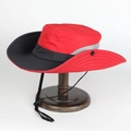 Dettaglio cappello parasole outdoor con rete traspirante e corona in nylon rosso vivo - Regolabile / Rosso