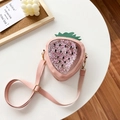 Bolso de fresa rosa para niñas con estrellas de purpurina y correa ajustable - Rosa