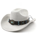 Detalle de sombrero vaquero de ante gris con banda de cuero y cuentas de color turquesa - Gris claro