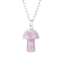 Détail macro du pendentif champignon en améthyste naturelle avec chaîne à maillons argent - Améthyste