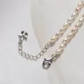Süßwasserperlenkette mit Kleeblatt-Anhänger aus Silber und verstellbarer Kette - Blumenform-Endkette / Mit Anhänger