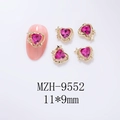 Detalle de dijes para uñas en forma de corazón rosa con marco dorado de 11x9mm - Base Dorada - Circón Rojo Rosa (9552)
