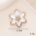 Accessoire fleur dorée avec pétales blancs et strass, taille 2,3cm et poids de 3,4g - D558 Fleur Peinte