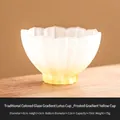 Tazza da tè in vetro smerigliato a forma di loto, sfumatura gialla, capacità 70 ml - Giallo Sfumato