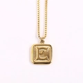 Collar minimalista de acero inoxidable dorado con colgante cuadrado letra E y cadena - Letra E