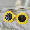 Kids flower shaped fashion sunglasses in bright yellow finish with dark lenses - Small Flower Yellow
