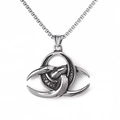 Collier nœud celtique viking avec pendentif corne poli et chaîne à mailles carrées - Valknut