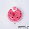 Donut finto in PU rosa con decorazione in crema di rose per decorazione 7cm - Rosso-Fiore