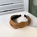 Cross-knot headband in caramel brown faux leather with elegant vintage grain texture - Coffee Brown