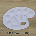 Oval white plastic palette with thumb hole and 10 compartments measuring 23x17cm - Oval Palette Thickened / 10 Wells