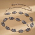 Dettaglio catena in vita argento vintage con placche ovali incise e chiusura a moschettone - Stile Ovale Argento