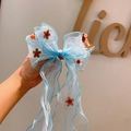 Barrette nœud bleu en organza avec broderies florales et longs rubans fluides - Bleu