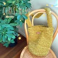 Senfgelbe Plüsch-Tragetasche mit weicher Textur und Lederpatch für Winter-Trends - Schulter Eimer Stil / Obstgrün
