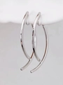 Eleganti orecchini lunghi in argento ricurvi con un design minimalista e aerodinamico - Clip per orecchio a spirale / Argento