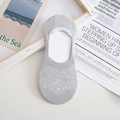 Chaussettes invisibles gris clair en maille respirante avec talon en silicone antidérapant - Taille unique / Gris (Style Dentelle)