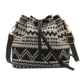 Vintage Boho-Beuteltasche mit schwarz-weißem geometrischem Webmuster und Kordelzug - Stil 3