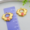Pendentif serrure Ruyi doré avec caractère Fu en émail rouge et motif de pièce en cuivre - Émail Rouge Verrou de Fortune Double-Face