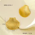 Elegantes pendientes de titanio dorado en forma de abanico con rayas verticales - Oro de 18K / Dorado (NMSE-D216-1)