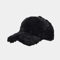 Primer plano del material de felpa negra de piel sintética de una gorra de invierno - Ajustable / Negro