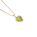 Collier cœur doré avec émail vert et rayures arc-en-ciel sur fond blanc - Vert