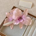 Grande pince à cheveux élégante avec fleur en soie rose et base blanc nacré - Pince à Cheveux Fleur Texture Soie (112#) / Rose