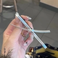 Minimalistische silberne Haarklammer aus Metall mit strukturierter Oberfläche - Silberne Einfache Haarspange