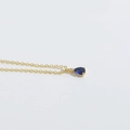 Elegant gold chain necklace with a small heart-shaped blue gemstone pendant - Blue (Gold) (XL3412)