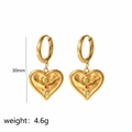 Orecchini a cuore in oro 18k con zirconi colorati e finitura in metallo martellato - Pendaglio a Cuore Martellato (TE6081)