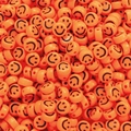 Stapel orangefarbene Acryl-Smileys für die DIY-Armband- und Schmuckherstellung - Ca. 100 Stk/Packung / Orange