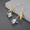 Detail of S925 tulip drop earrings with silver petals and brushed gold leaves - Two-tone Tulip / Silver and Gold Two-tone