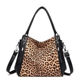 Grande borsa leopardata da donna con manici in pelle nera e tracolla regolabile - Stampa leopardata