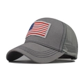 Gorra de camionero gris con parche bordado de la bandera estadounidense en el frente - Ajustable / Bandera de EE. UU. Gris
