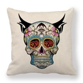 Detalle macro de la calavera colorida bohemia en la funda de cojín de lino texturizado - Estilo 3