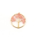 Macro-detail van handgemaakte levensboom hanger met koperdraad en roze natuurlijke stenen - Watermeloen Rode Levensboom / 30mm / Goud