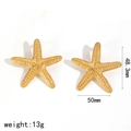 Detailansicht der goldenen Seestern-Ohrringe mit Maßen 48,3mm x 50mm und 13g Gewicht - Seestern Design Ohrstecker - Groß (TE60467) / Gold