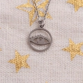Halskette aus Titanstahl mit einem hohlen bösen Blick Anhänger an einer O-Kette - Silber + Gliederkette / Silber