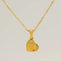 Collana a cuore in acciaio al titanio dorato con lettera J traforata e piccolo cristallo - Lettera J