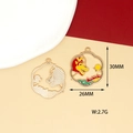 Détails des pendentifs dragon dorés de 30mm avec finition émail et design ajouré - Bâton de Dragon