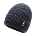 Gorro de punto acanalado gris oscuro para hombre con parche de rayas moderno - Talla única / gris oscuro