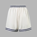 Détail de short de sport blanc avec rayures bleu marine et taille élastique pour femmes - S / Bas / Blanc Cassé