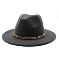 Λεπτομέρεια σκούρο γκρι καπέλο fedora με διακοσμητική χρυσή αλυσίδα και φαρδύ γείσο - M (56-58cm) / σκούρο γκρι