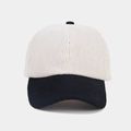 Dettaglio della texture in velluto a coste bicolore sul cappello crema e nero - Nero