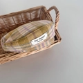 Détail de la casquette à carreaux en laine avec motif vintage et étiquette en tissu - 52cm (3-6 Ans) / Jaune