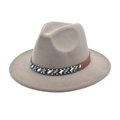 Détail du chapeau fedora gris en laine avec sangle en cuir et perles ethniques - M (56-58cm) / Gris clair